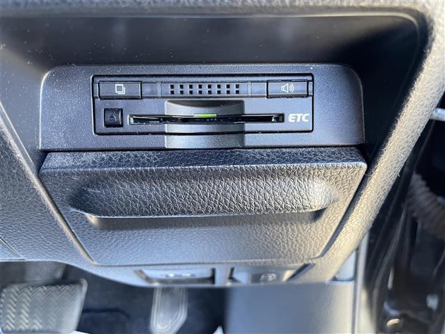 ヴォクシー ＺＳ　煌　両側パワースライドドア　メモリナビ　後席モニター　フルセグ　Ｂｌｕｅｔｏｏｔｈ　バックカメラ　ＣＤ／ＤＶＤ　ビルトインＥＴＣ　前後ドラレコ　ＡＳＳＵＲＡレーダー　ＬＥＤヘッドライト（21枚目）