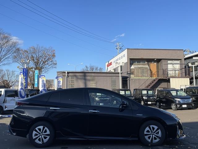 プリウス A 純正ナビ/フルセグ/Bluetooth/TRDエアロ/クルーズコントロール/バックカメラ/ETC/LED/スマートキー/パーキングアシスト(4枚目)