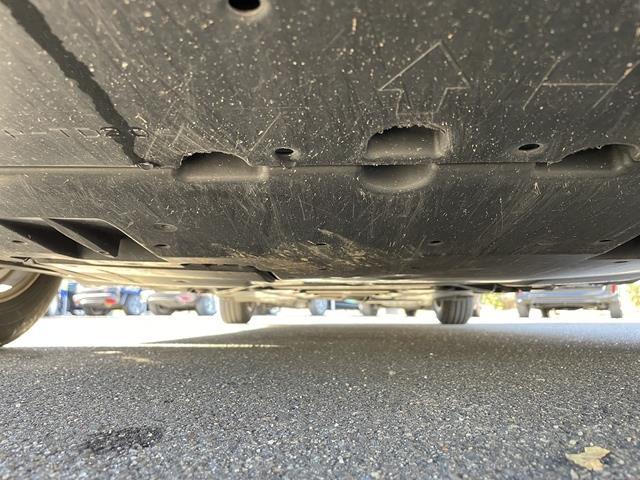 プリウス Ｓ　純正ＳＤナビ／Ｂｕｌｅｔｏｏｔｈ／バックカメラ／フルセグ／プッシュスタート／スマートキー／ＥＴＣ／ＬＥＤヘッドライト（6枚目）