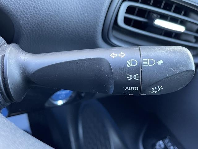 プリウス Ｓ　純正ＳＤナビ／Ｂｕｌｅｔｏｏｔｈ／バックカメラ／フルセグ／プッシュスタート／スマートキー／ＥＴＣ／ＬＥＤヘッドライト（14枚目）