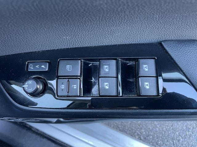 プリウス Ｓ　純正ＳＤナビ／Ｂｕｌｅｔｏｏｔｈ／バックカメラ／フルセグ／プッシュスタート／スマートキー／ＥＴＣ／ＬＥＤヘッドライト（26枚目）