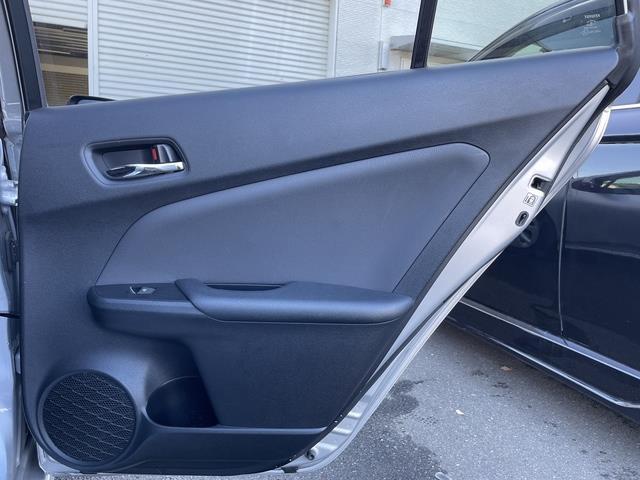 プリウス Ｓ　純正ＳＤナビ／Ｂｕｌｅｔｏｏｔｈ／バックカメラ／フルセグ／プッシュスタート／スマートキー／ＥＴＣ／ＬＥＤヘッドライト（36枚目）