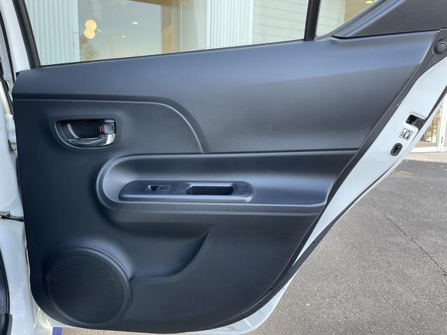 アクア Ｘ－ＵＲＢＡＮ　ＳＤナビ　フルセグ　Ｂｌｕｅｔｏｏｔｈ　バックカメラ　ＥＴＣ　オートライト（34枚目）