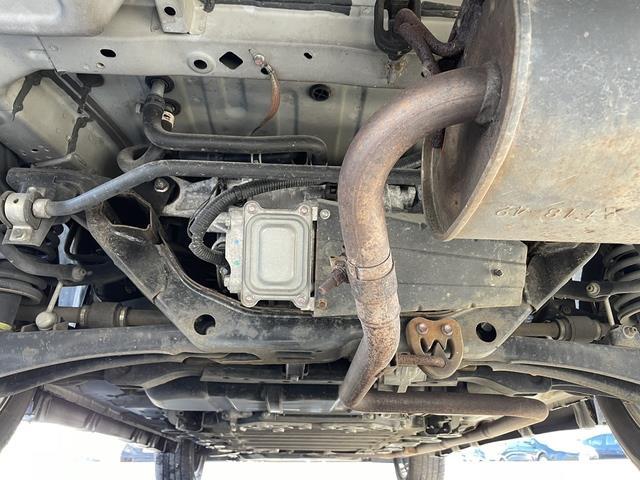 アウトランダーＰＨＥＶ Ｇナビパッケージ　純正ナビ／フルセグＴＶ／４ＷＤ／クルーズコントロール／マルチアラウンドモニター／ハーフレザー／衝突軽減システム／ＬＥＤ（8枚目）