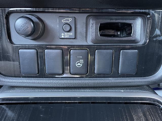 アウトランダーＰＨＥＶ Ｇナビパッケージ　純正ナビ／フルセグＴＶ／４ＷＤ／クルーズコントロール／マルチアラウンドモニター／ハーフレザー／衝突軽減システム／ＬＥＤ（18枚目）