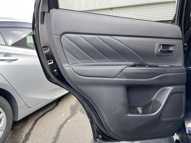 アウトランダーＰＨＥＶ Ｇナビパッケージ　純正ナビ／フルセグＴＶ／４ＷＤ／クルーズコントロール／マルチアラウンドモニター／ハーフレザー／衝突軽減システム／ＬＥＤ（36枚目）