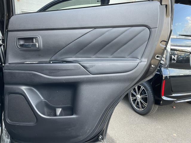 アウトランダーＰＨＥＶ Ｇナビパッケージ　純正ナビ／フルセグＴＶ／４ＷＤ／クルーズコントロール／マルチアラウンドモニター／ハーフレザー／衝突軽減システム／ＬＥＤ（37枚目）