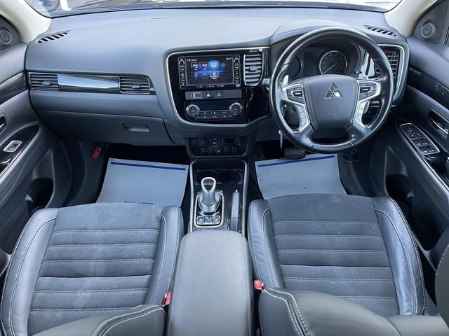 アウトランダーＰＨＥＶ Ｇナビパッケージ　純正ナビ／フルセグＴＶ／４ＷＤ／クルーズコントロール／マルチアラウンドモニター／ハーフレザー／衝突軽減システム／ＬＥＤ（39枚目）