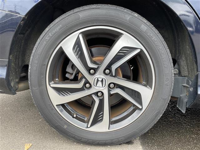 オデッセイ アブソルート　パワースライドドア　ＳＤナビ　フルセグ　Ｂｌｕｅｔｏｏｔｈ　バックカメラ　ＣＤ／ＤＶＤ　クルコン　ＥＴＣ　ＬＥＤヘッドライト（6枚目）