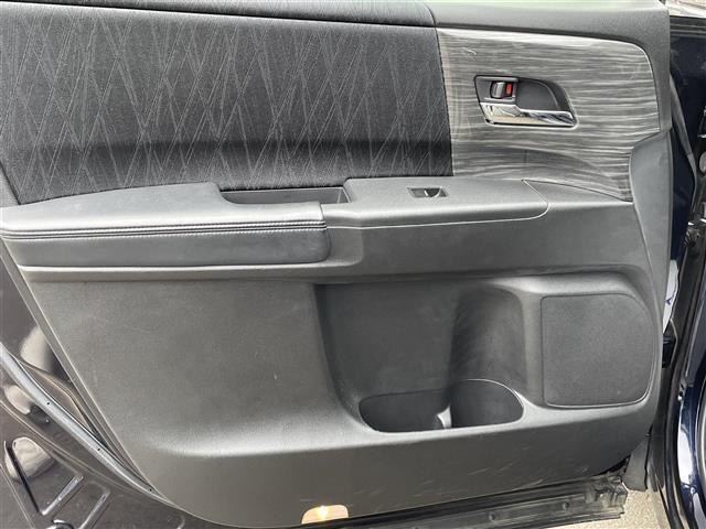 オデッセイ アブソルート　パワースライドドア　ＳＤナビ　フルセグ　Ｂｌｕｅｔｏｏｔｈ　バックカメラ　ＣＤ／ＤＶＤ　クルコン　ＥＴＣ　ＬＥＤヘッドライト（29枚目）