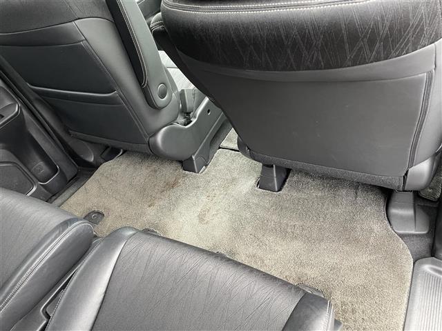 オデッセイ アブソルート　パワースライドドア　ＳＤナビ　フルセグ　Ｂｌｕｅｔｏｏｔｈ　バックカメラ　ＣＤ／ＤＶＤ　クルコン　ＥＴＣ　ＬＥＤヘッドライト（32枚目）