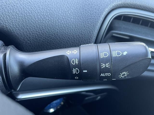 プリウス S サンルーフ SDナビ フルセグ Bluetooth バックカメラ クルコン TSS ETC LEDヘッドライト(14枚目)