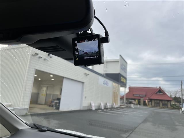 セレナ ハイウェイスター　Ｖセレクション＋セーフティ　Ａセフ　衝突軽減システム　両側パワースライドドア　アラウンドビューモニター　純正ナビ　ＣＤ／ＤＶＤ／フルセグ／Ｂｌｕｅｔｏｏｔｈ／ＳＤ　プッシュスタート　スマートキー　ＬＥＤヘッドライト　オートライト（15枚目）