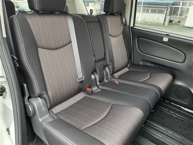 セレナ ハイウェイスター　Ｖセレクション＋セーフティ　Ａセフ　衝突軽減システム　両側パワースライドドア　アラウンドビューモニター　純正ナビ　ＣＤ／ＤＶＤ／フルセグ／Ｂｌｕｅｔｏｏｔｈ／ＳＤ　プッシュスタート　スマートキー　ＬＥＤヘッドライト　オートライト（18枚目）