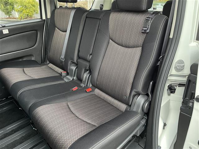 セレナ ハイウェイスター　Ｖセレクション＋セーフティ　Ａセフ　衝突軽減システム　両側パワースライドドア　アラウンドビューモニター　純正ナビ　ＣＤ／ＤＶＤ／フルセグ／Ｂｌｕｅｔｏｏｔｈ／ＳＤ　プッシュスタート　スマートキー　ＬＥＤヘッドライト　オートライト（21枚目）