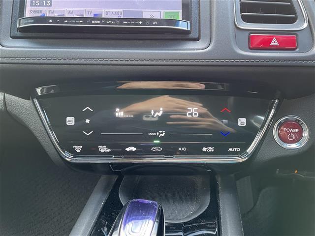 ヴェゼル ハイブリッドＸ　衝突軽減システム　社外ナビ　ＣＤ／ＤＶＤ／フルセグ／Ｂｌｕｅｔｏｏｔｈ　クルーズコントロール　プッシュスタート　スマートキー　ＬＥＤヘッドライト　フォグライト　オートライト　革巻きステアリング（6枚目）