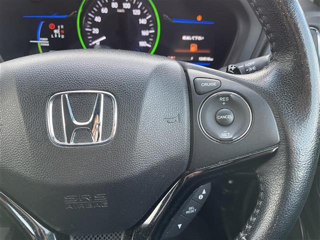 ヴェゼル ハイブリッドＸ　衝突軽減システム　社外ナビ　ＣＤ／ＤＶＤ／フルセグ／Ｂｌｕｅｔｏｏｔｈ　クルーズコントロール　プッシュスタート　スマートキー　ＬＥＤヘッドライト　フォグライト　オートライト　革巻きステアリング（11枚目）