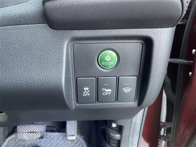 ヴェゼル ハイブリッドＸ　衝突軽減システム　社外ナビ　ＣＤ／ＤＶＤ／フルセグ／Ｂｌｕｅｔｏｏｔｈ　クルーズコントロール　プッシュスタート　スマートキー　ＬＥＤヘッドライト　フォグライト　オートライト　革巻きステアリング（14枚目）