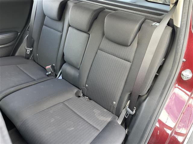 ヴェゼル ハイブリッドＸ　衝突軽減システム　社外ナビ　ＣＤ／ＤＶＤ／フルセグ／Ｂｌｕｅｔｏｏｔｈ　クルーズコントロール　プッシュスタート　スマートキー　ＬＥＤヘッドライト　フォグライト　オートライト　革巻きステアリング（19枚目）