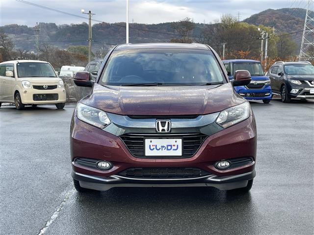 ヴェゼル ハイブリッドＸ　衝突軽減システム　社外ナビ　ＣＤ／ＤＶＤ／フルセグ／Ｂｌｕｅｔｏｏｔｈ　クルーズコントロール　プッシュスタート　スマートキー　ＬＥＤヘッドライト　フォグライト　オートライト　革巻きステアリング（22枚目）