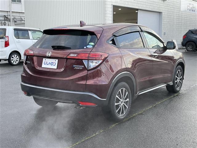 ヴェゼル ハイブリッドＸ　衝突軽減システム　社外ナビ　ＣＤ／ＤＶＤ／フルセグ／Ｂｌｕｅｔｏｏｔｈ　クルーズコントロール　プッシュスタート　スマートキー　ＬＥＤヘッドライト　フォグライト　オートライト　革巻きステアリング（25枚目）