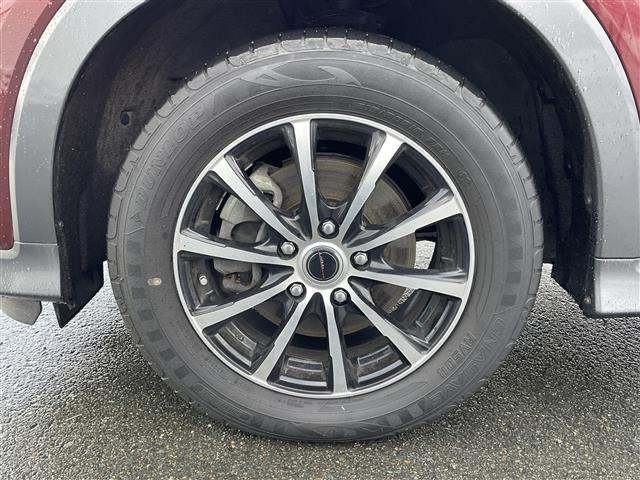 ヴェゼル ハイブリッドＸ　衝突軽減システム　社外ナビ　ＣＤ／ＤＶＤ／フルセグ／Ｂｌｕｅｔｏｏｔｈ　クルーズコントロール　プッシュスタート　スマートキー　ＬＥＤヘッドライト　フォグライト　オートライト　革巻きステアリング（32枚目）