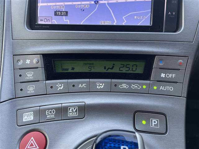 プリウス S 純正ナビ CD/DVD/フルセグ/Bluetooth/SD プッシュスタート スマートキー スペアキー HIDヘッドライト オートライト フォグライト ステアリングスイッチ バックカメラ(7枚目)