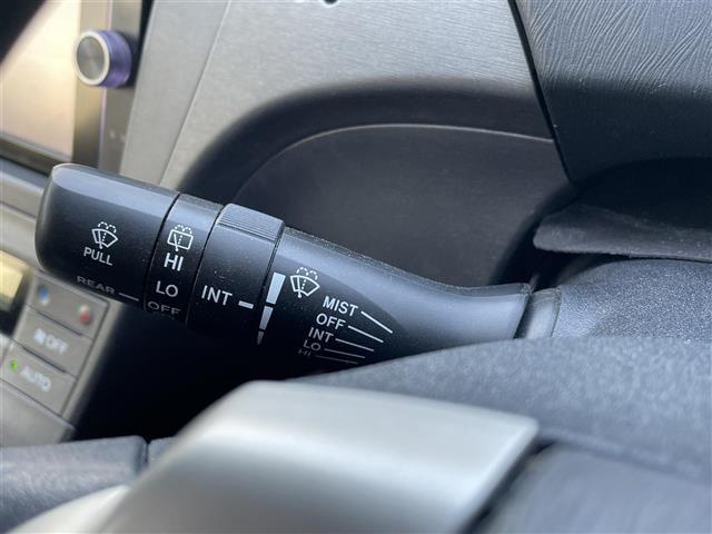 プリウス S 純正ナビ CD/DVD/フルセグ/Bluetooth/SD プッシュスタート スマートキー スペアキー HIDヘッドライト オートライト フォグライト ステアリングスイッチ バックカメラ(8枚目)