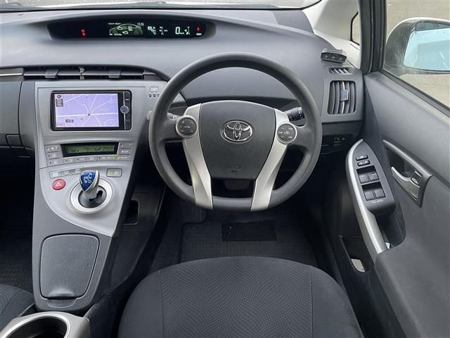 プリウス S 純正ナビ CD/DVD/フルセグ/Bluetooth/SD プッシュスタート スマートキー スペアキー HIDヘッドライト オートライト フォグライト ステアリングスイッチ バックカメラ(13枚目)