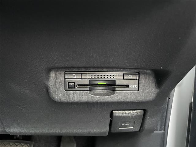 プリウス S 純正ナビ CD/DVD/フルセグ/Bluetooth/SD プッシュスタート スマートキー スペアキー HIDヘッドライト オートライト フォグライト ステアリングスイッチ バックカメラ(15枚目)