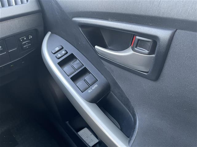 プリウス S 純正ナビ CD/DVD/フルセグ/Bluetooth/SD プッシュスタート スマートキー スペアキー HIDヘッドライト オートライト フォグライト ステアリングスイッチ バックカメラ(17枚目)