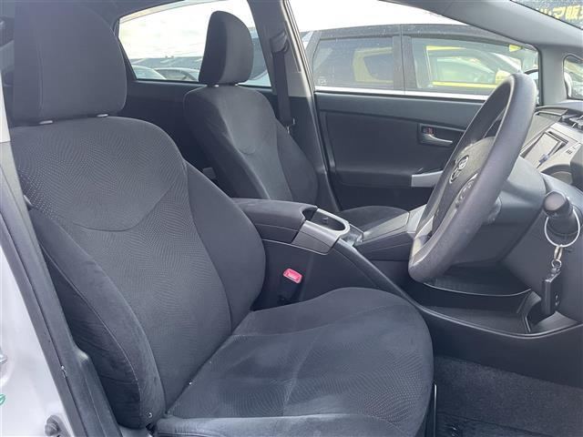 プリウス S 純正ナビ CD/DVD/フルセグ/Bluetooth/SD プッシュスタート スマートキー スペアキー HIDヘッドライト オートライト フォグライト ステアリングスイッチ バックカメラ(18枚目)