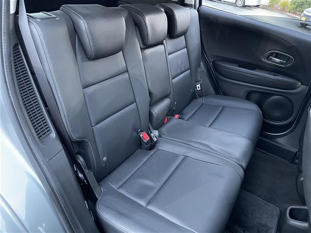 ヴェゼル ハイブリッドＸ　合皮シート　衝突軽減システム　純正ナビ　ＣＤ／フルセグ／Ｂｌｕｅｔｏｏｔｈ　プッシュスタート　スマートキー　スペアキー　フォグライト　オートライト　クルーズコントロール　革巻きステアリング（15枚目）