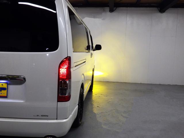 ハイエースバン ロングスーパーGL 社外エアロ 社外16インチAW ルーフスポイラーカバー ローダウン 社外SDナビ バックカメラ 両側スライドドア ETC 地デジ キーレス ドアバイザー(24枚目)