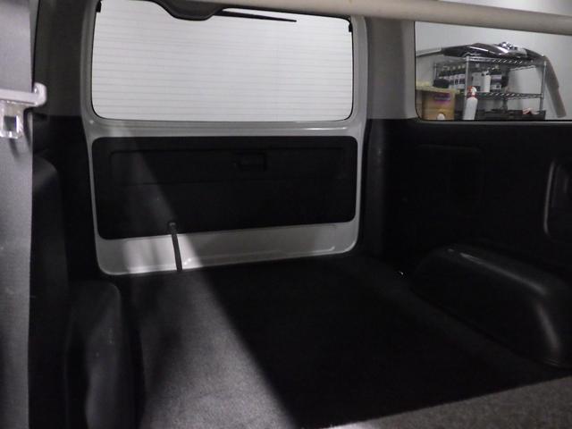 ハイエースバン ロングスーパーGL 社外エアロ 社外16インチAW ルーフスポイラーカバー ローダウン 社外SDナビ バックカメラ 両側スライドドア ETC 地デジ キーレス ドアバイザー(34枚目)