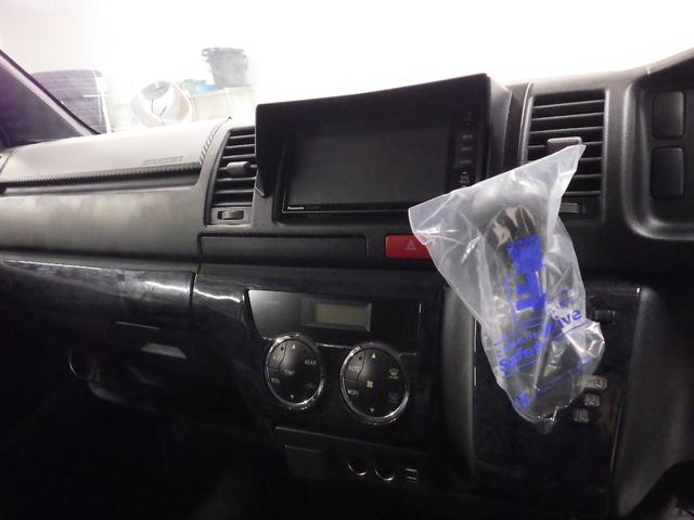 ハイエースバン ロングスーパーGL 社外エアロ 社外16インチAW ルーフスポイラーカバー ローダウン 社外SDナビ バックカメラ 両側スライドドア ETC 地デジ キーレス ドアバイザー(45枚目)