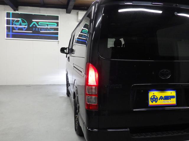 ハイエースバン ロングスーパーＧＬ　ワンオーナー　モデリスタエアロ　社外１５インチＡＷ　社外ＳＤナビ　バックカメラ　ＥＴＣ　ウッドコンビハンドル　ベッドキット　フェンダーカバー　ボンネットスポイラー　サイドエアロ　ローダウン（18枚目）