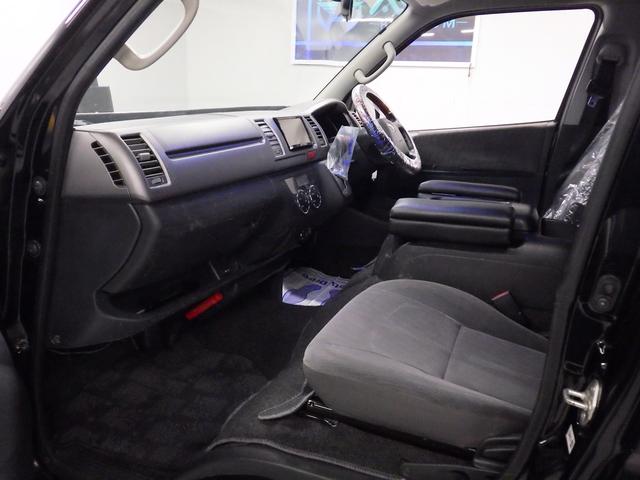 ハイエースバン ロングスーパーＧＬ　ワンオーナー　モデリスタエアロ　社外１５インチＡＷ　社外ＳＤナビ　バックカメラ　ＥＴＣ　ウッドコンビハンドル　ベッドキット　フェンダーカバー　ボンネットスポイラー　サイドエアロ　ローダウン（21枚目）