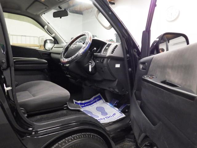 ハイエースバン ロングスーパーＧＬ　ワンオーナー　モデリスタエアロ　社外１５インチＡＷ　社外ＳＤナビ　バックカメラ　ＥＴＣ　ウッドコンビハンドル　ベッドキット　フェンダーカバー　ボンネットスポイラー　サイドエアロ　ローダウン（35枚目）