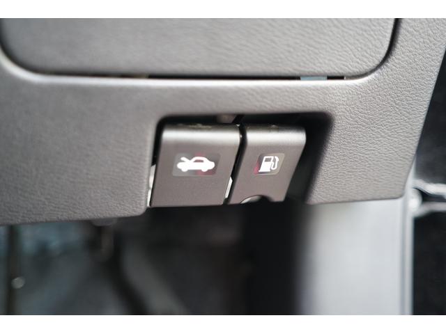 セレナ ハイウェイスター Vセレクション 衝突安全ボディ I-STOP VDC デュアルエアコン Aクルーズ LEDヘッドライト オートライト 3列シート キーレス ウォークスルー フルフラットシート パワーウインドウ エアバッグ ABS(63枚目)