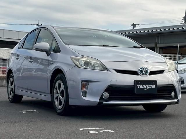 プリウス Ｓ　ナビ　テレビ　バックモニター　ブルートゥース　スマートキープッシュスタート　電動格納ミラー　ＥＴＣ　ステアリングリモコン　ウインカーミラー（9枚目）