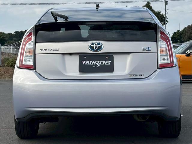 プリウス Ｓ　ナビ　テレビ　バックモニター　ブルートゥース　スマートキープッシュスタート　電動格納ミラー　ＥＴＣ　ステアリングリモコン　ウインカーミラー（12枚目）