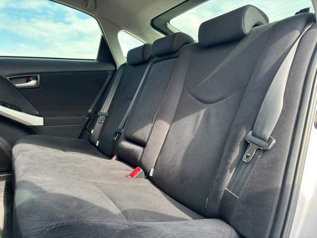 プリウス Ｓ　ナビ　テレビ　バックモニター　ブルートゥース　スマートキープッシュスタート　電動格納ミラー　ＥＴＣ　ステアリングリモコン　ウインカーミラー（17枚目）