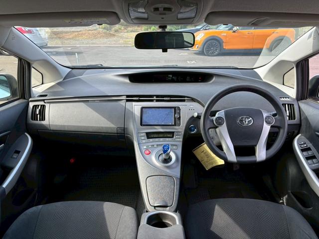 プリウス Ｓ　ナビ　テレビ　バックモニター　ブルートゥース　スマートキープッシュスタート　電動格納ミラー　ＥＴＣ　ステアリングリモコン　ウインカーミラー（23枚目）