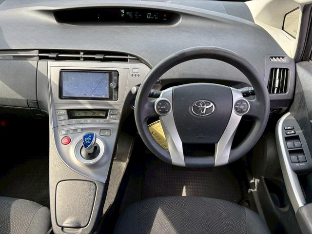 プリウス Ｓ　ナビ　テレビ　バックモニター　ブルートゥース　スマートキープッシュスタート　電動格納ミラー　ＥＴＣ　ステアリングリモコン　ウインカーミラー（24枚目）