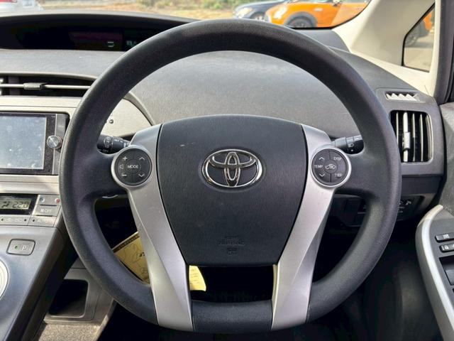 プリウス Ｓ　ナビ　テレビ　バックモニター　ブルートゥース　スマートキープッシュスタート　電動格納ミラー　ＥＴＣ　ステアリングリモコン　ウインカーミラー（25枚目）