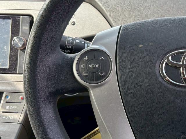 プリウス Ｓ　ナビ　テレビ　バックモニター　ブルートゥース　スマートキープッシュスタート　電動格納ミラー　ＥＴＣ　ステアリングリモコン　ウインカーミラー（32枚目）