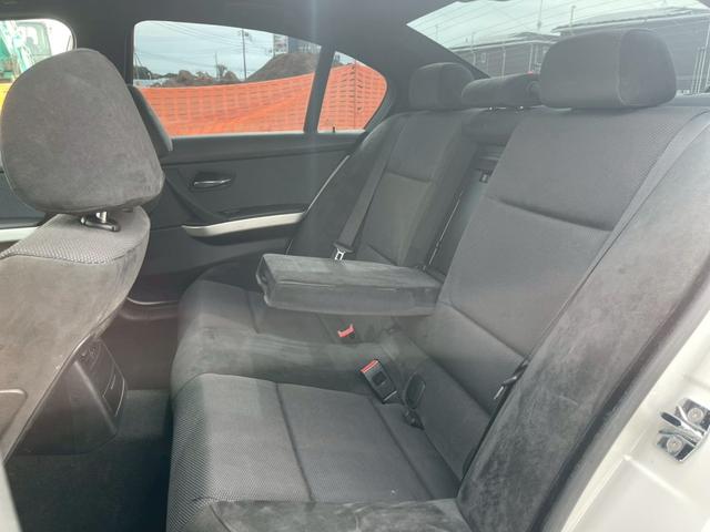 ３シリーズ 　３２３ｉ　Ｍスポーツ　ナビ　テレビ　バックモニター　プッシュスタート　オートエアコン　パワーウインドウ　パワーステアリング　純正１７インチアルミホイール　ＥＴＣ（18枚目）