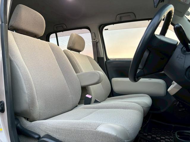 ミラココア ココアＸ　ナビ　テレビ　ＥＴＣ　ライトレベライザー　オートエアコン　電動格納ミラー　パワーウインドウ　パワーステアリング　バイザー　アームレスト（15枚目）