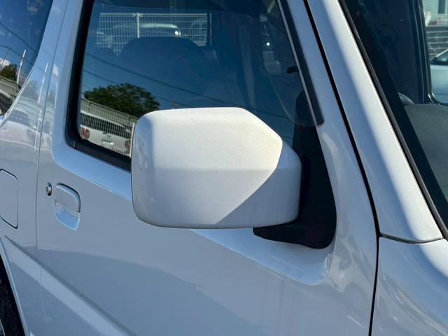 ジムニー ランドベンチャー ランドベンチャー・4WD・オートマ・ETC・社外ナビ・ワンセグTV・マニュアルエアコン・電動格納ミラー・キーレス・ルーフラック・ハーフレザー(17枚目)